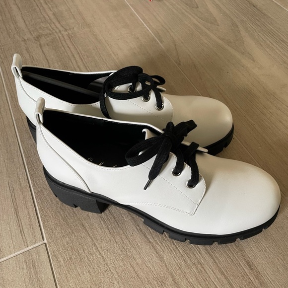 Sarah Jayne Girl's / woman’s JOLENE OXFORD WHITE Lace Up Shoes - Picture 5 of 8